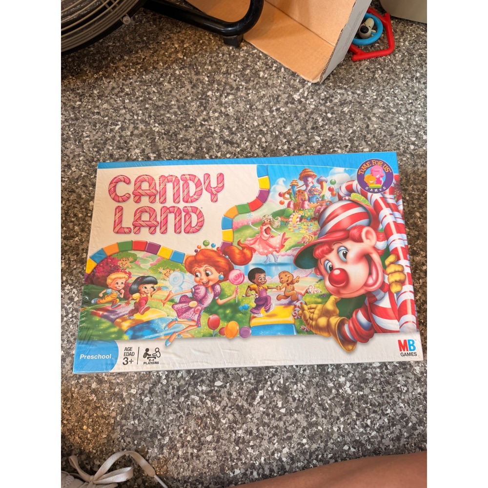 Milton Bradley Candy Land Board Game 2004 Factory Sealed Preschool Age 3+ 4700